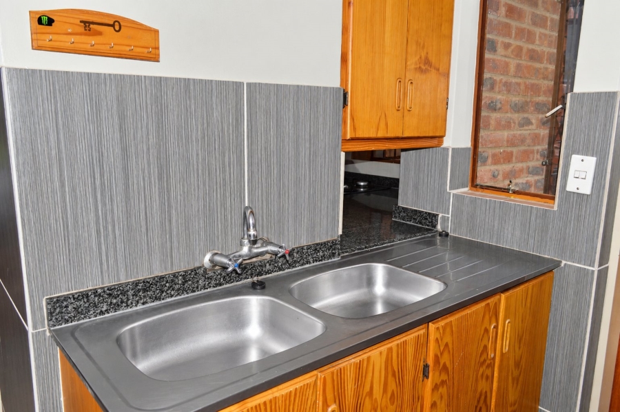 To Let 3 Bedroom Property for Rent in Flamwood North West